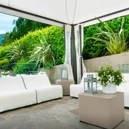 Отель Miralago And