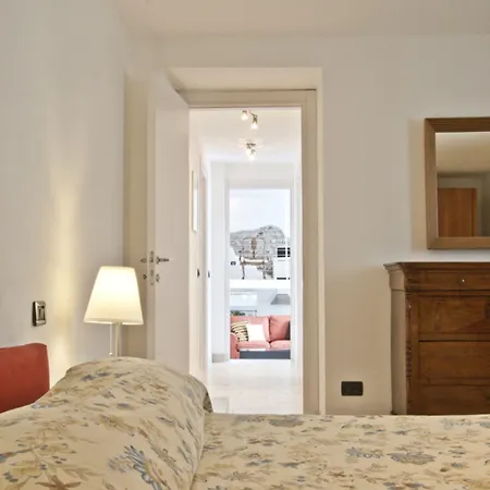 Отель Miralago And 2*